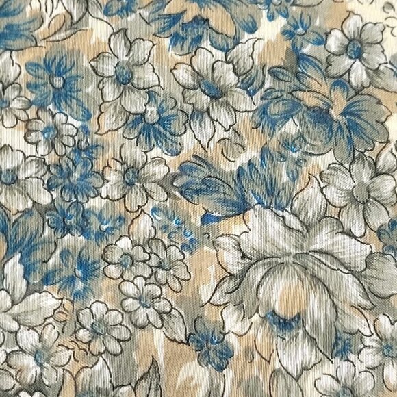 Blue Floral Saree - Unstitched- NEW ! - Picture 4 of 6